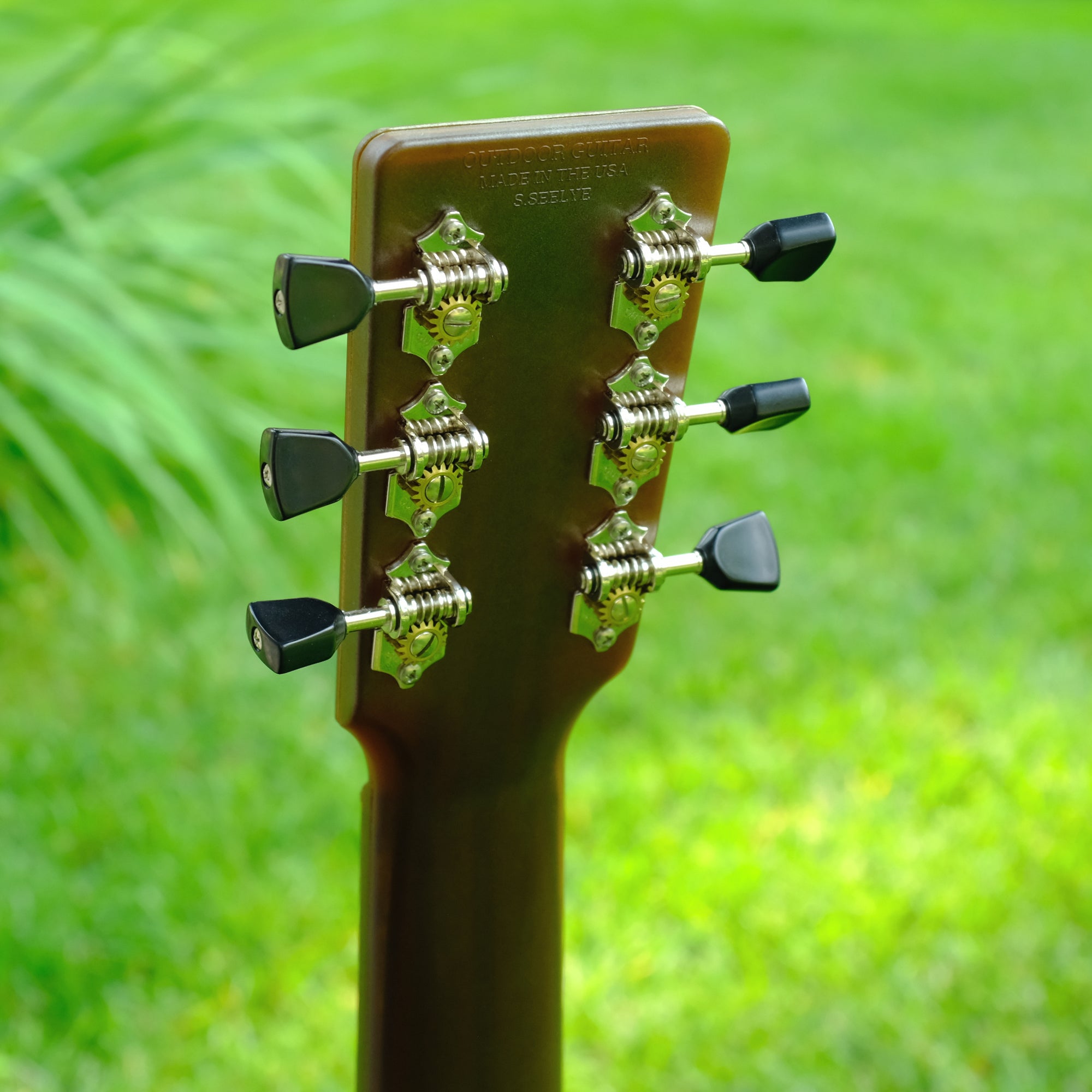 Outdoor Guitar™ Brown EADGBE